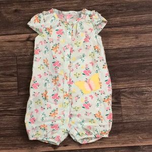 Like new Carter’s 18m one piece outfit